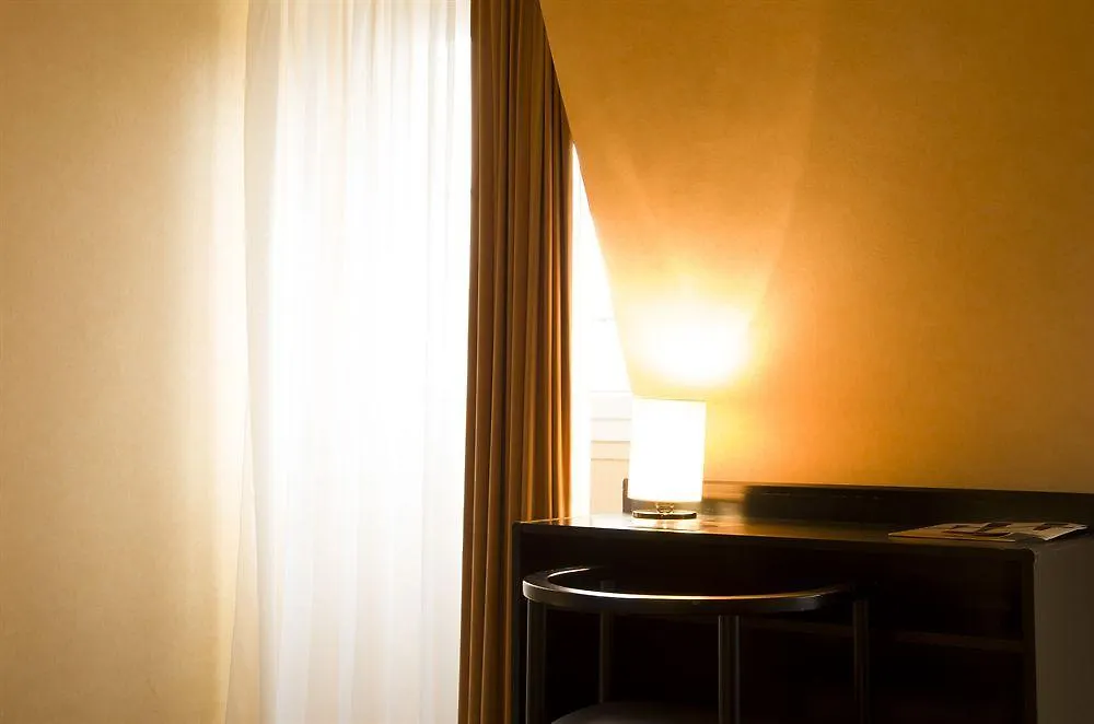 Vaugirard Hotell 3*