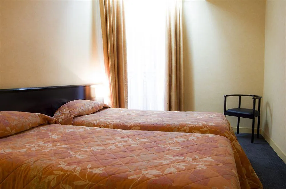 Vaugirard Hotel 3*