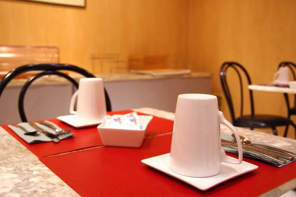 Otel Vaugirard 3*